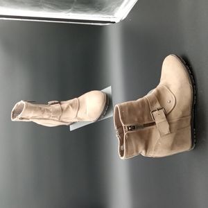 Usisa women's hidden heel boots size 7.5 med dark tan